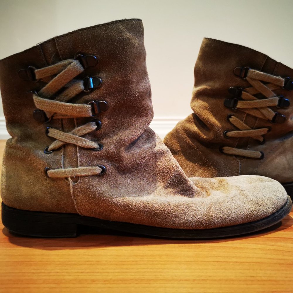 Olive green grungy suede Nine West boots